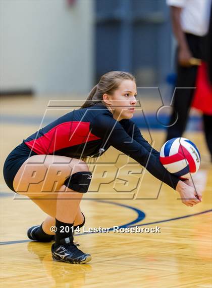 Thumbnail 1 in Stevens vs. Warren photogallery.