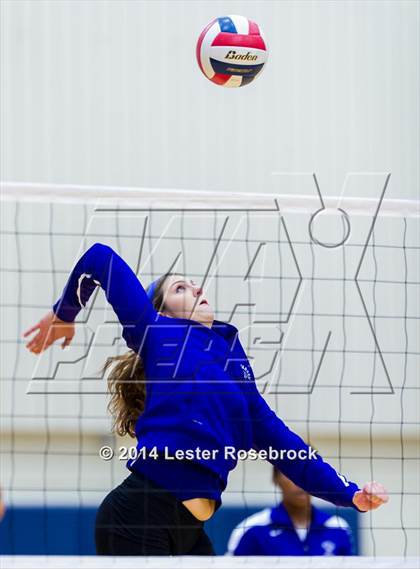 Thumbnail 3 in Stevens vs. Warren photogallery.