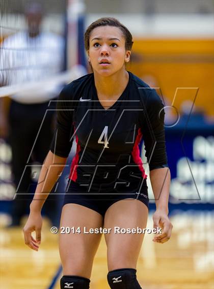 Thumbnail 3 in Stevens vs. Warren photogallery.