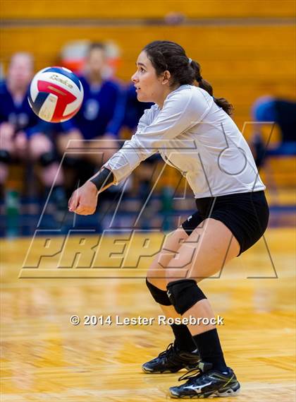 Thumbnail 2 in Stevens vs. Warren photogallery.