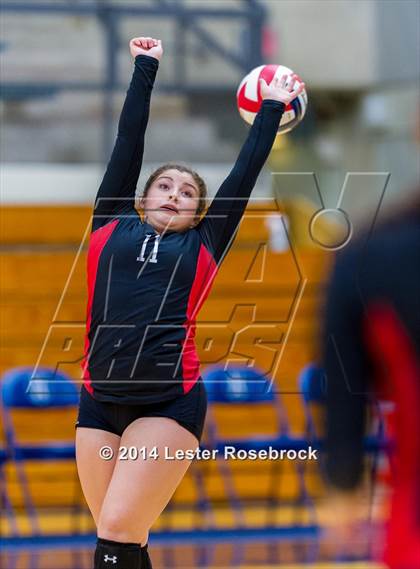 Thumbnail 2 in Stevens vs. Warren photogallery.