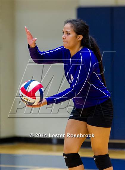 Thumbnail 1 in Stevens vs. Warren photogallery.