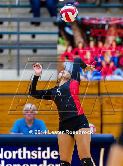 Thumbnail 3 in Stevens vs. Warren photogallery.