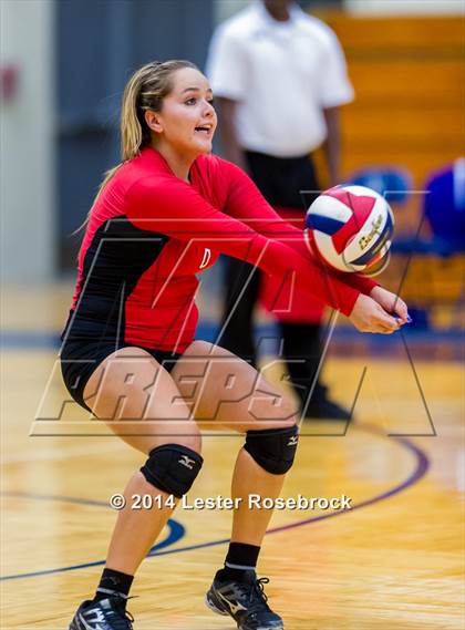 Thumbnail 1 in Stevens vs. Warren photogallery.