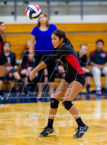 Thumbnail 1 in Stevens vs. Warren photogallery.