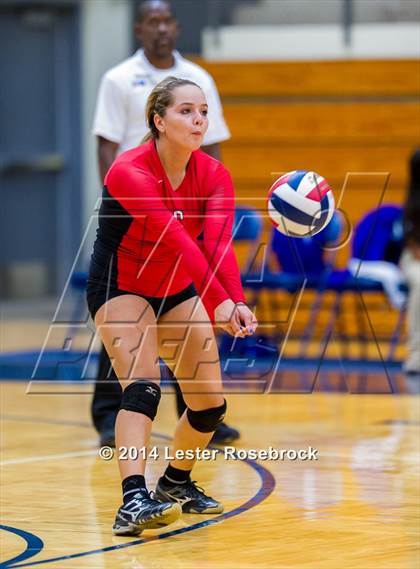 Thumbnail 2 in Stevens vs. Warren photogallery.