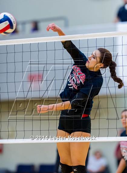 Thumbnail 2 in Stevens vs. Warren photogallery.