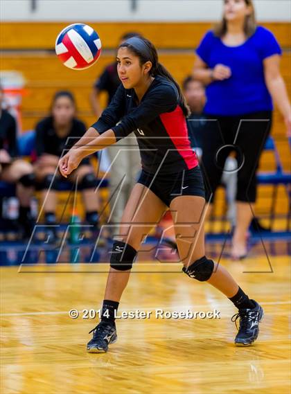 Thumbnail 2 in Stevens vs. Warren photogallery.