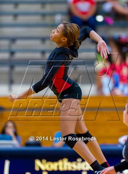 Thumbnail 2 in Stevens vs. Warren photogallery.
