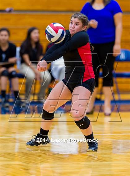 Thumbnail 2 in Stevens vs. Warren photogallery.
