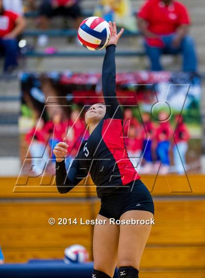 Thumbnail 3 in Stevens vs. Warren photogallery.