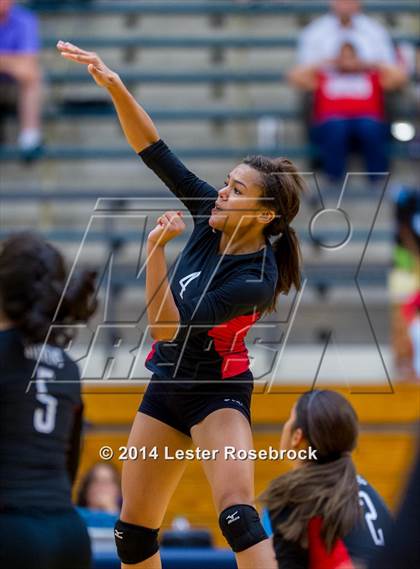 Thumbnail 2 in Stevens vs. Warren photogallery.