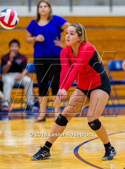 Thumbnail 1 in Stevens vs. Warren photogallery.