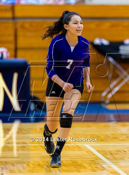 Thumbnail 3 in Stevens vs. Warren photogallery.