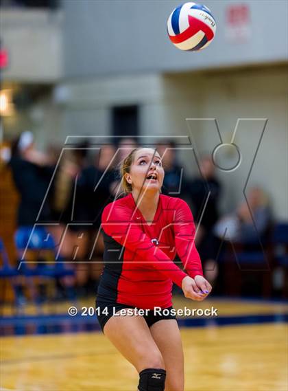 Thumbnail 1 in Stevens vs. Warren photogallery.