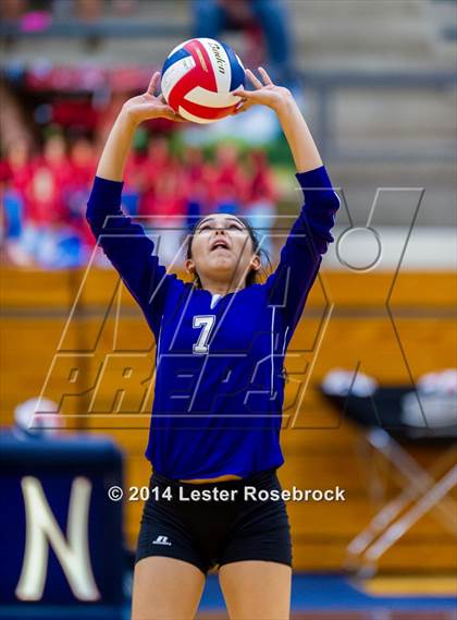 Thumbnail 3 in Stevens vs. Warren photogallery.
