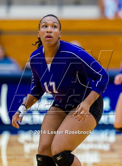 Thumbnail 1 in Stevens vs. Warren photogallery.