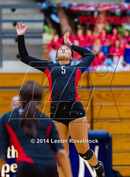 Thumbnail 2 in Stevens vs. Warren photogallery.