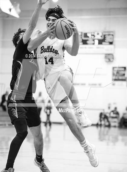 Thumbnail 2 in Downey vs. Oakland Tech  (Modesto Christian Holiday Classic) photogallery.