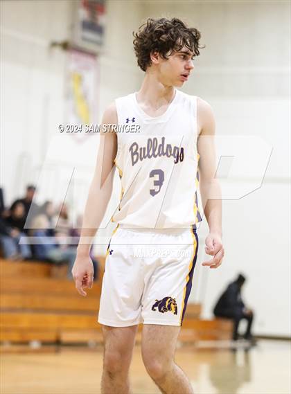 Thumbnail 3 in Downey vs. Oakland Tech  (Modesto Christian Holiday Classic) photogallery.
