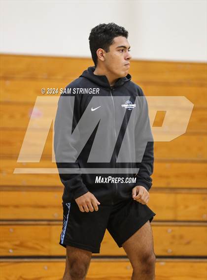 Thumbnail 3 in Downey vs. Oakland Tech  (Modesto Christian Holiday Classic) photogallery.