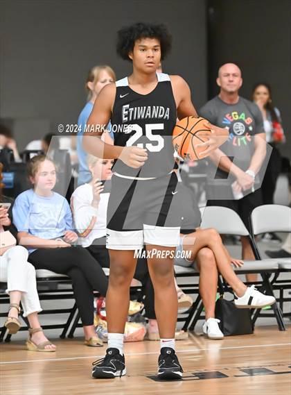 Thumbnail 2 in Etiwanda vs. Dixie (Section 7) photogallery.