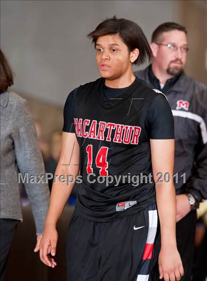 Thumbnail 1 in North Crowley vs. MacArthur (5A Regional Semifinals) photogallery.