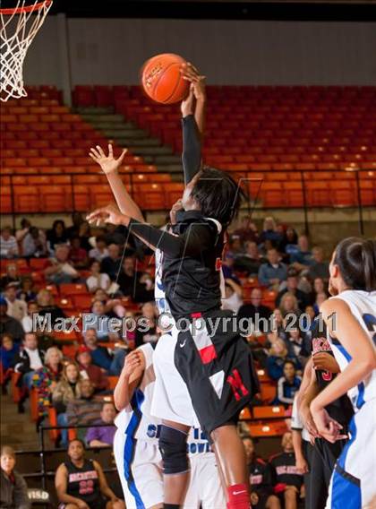 Thumbnail 3 in North Crowley vs. MacArthur (5A Regional Semifinals) photogallery.