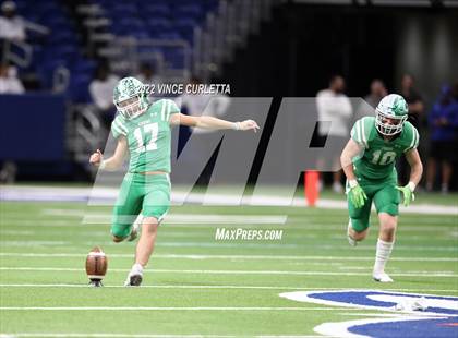 Thumbnail 1 in Cuero vs. Wimberley (UIL 4A DII Semifinal Playoff) photogallery.