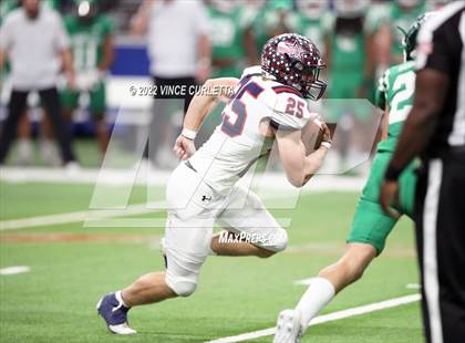 Thumbnail 3 in Cuero vs. Wimberley (UIL 4A DII Semifinal Playoff) photogallery.