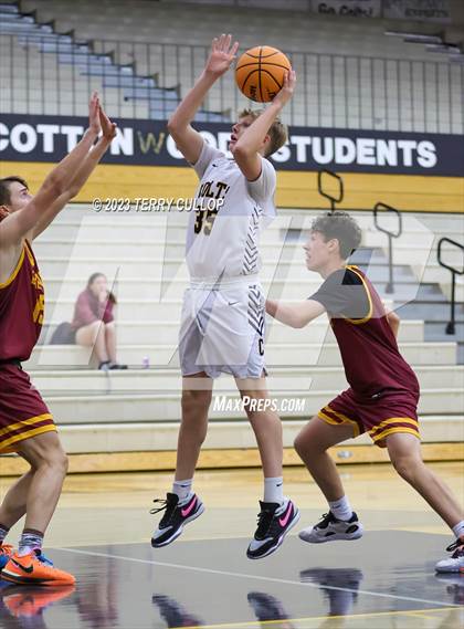 Thumbnail 3 in Mountain View @ Cottonwood (Sophomore) photogallery.