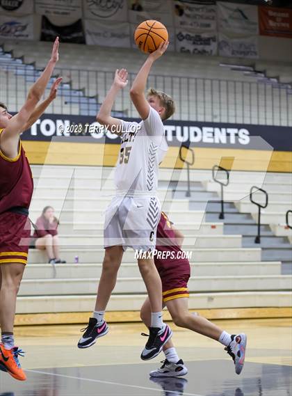 Thumbnail 1 in Mountain View @ Cottonwood (Sophomore) photogallery.