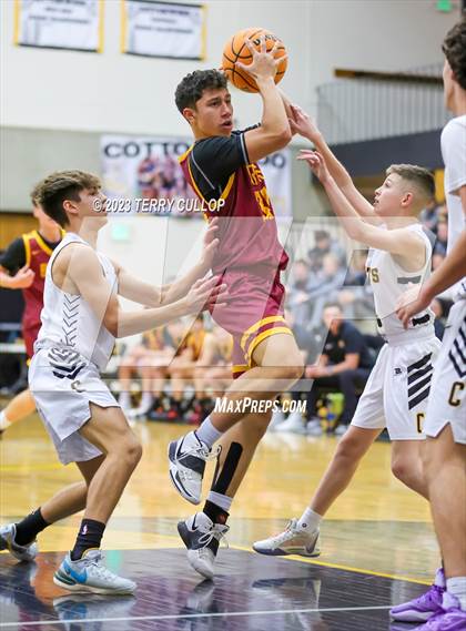 Thumbnail 1 in Mountain View @ Cottonwood (Sophomore) photogallery.