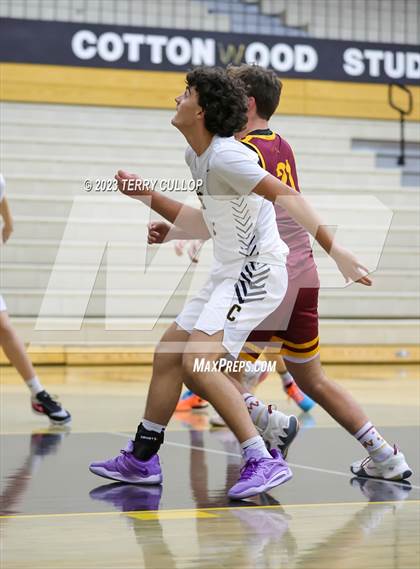 Thumbnail 1 in Mountain View @ Cottonwood (Sophomore) photogallery.