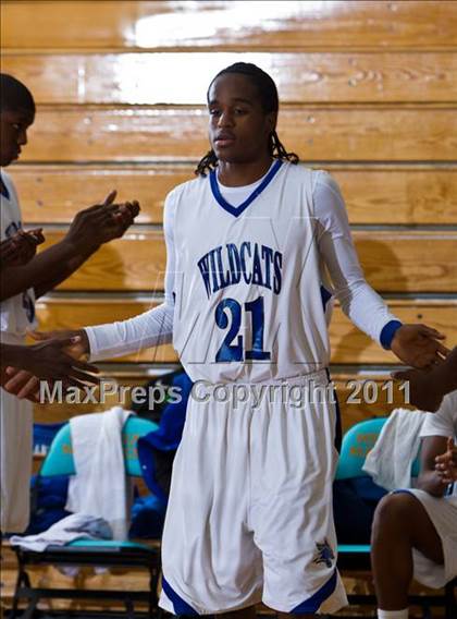 Thumbnail 2 in Dekaney [Andy] vs Alief Elsik (McDonald's Texas Invitational) photogallery.