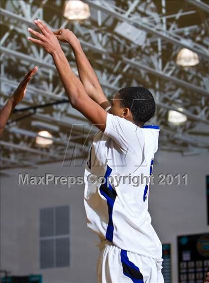 Thumbnail 1 in Dekaney [Andy] vs Alief Elsik (McDonald's Texas Invitational) photogallery.