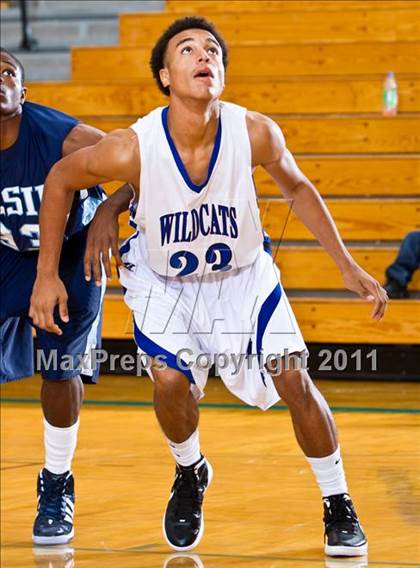 Thumbnail 2 in Dekaney [Andy] vs Alief Elsik (McDonald's Texas Invitational) photogallery.