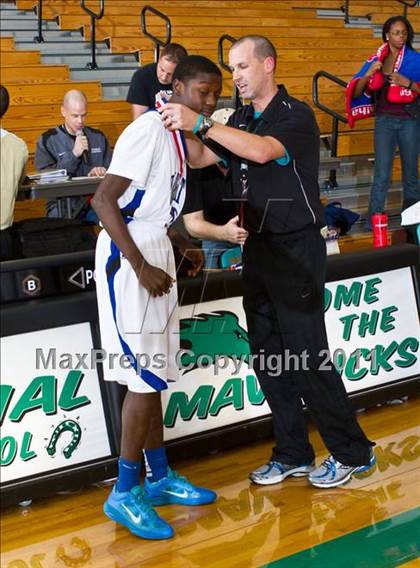 Thumbnail 1 in Dekaney [Andy] vs Alief Elsik (McDonald's Texas Invitational) photogallery.