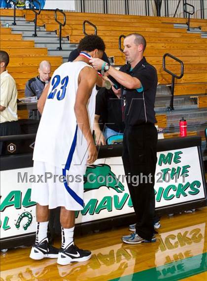 Thumbnail 2 in Dekaney [Andy] vs Alief Elsik (McDonald's Texas Invitational) photogallery.