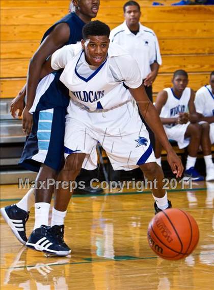 Thumbnail 2 in Dekaney [Andy] vs Alief Elsik (McDonald's Texas Invitational) photogallery.