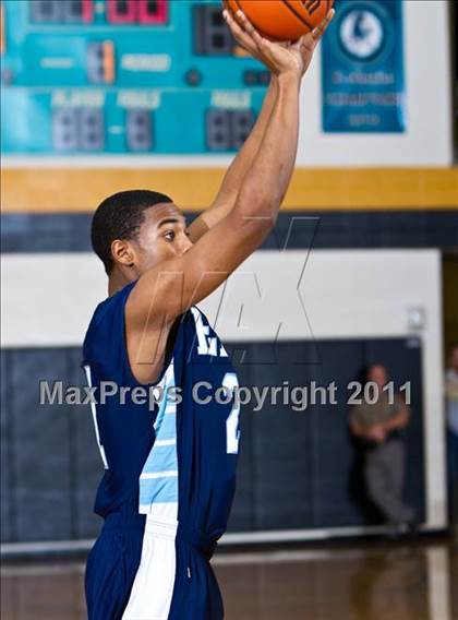 Thumbnail 2 in Dekaney [Andy] vs Alief Elsik (McDonald's Texas Invitational) photogallery.