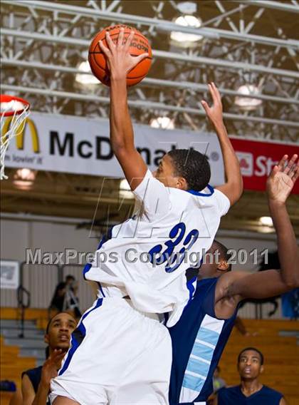 Thumbnail 2 in Dekaney [Andy] vs Alief Elsik (McDonald's Texas Invitational) photogallery.