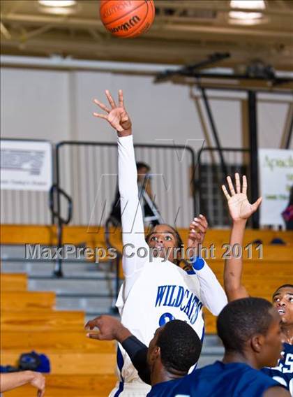 Thumbnail 3 in Dekaney [Andy] vs Alief Elsik (McDonald's Texas Invitational) photogallery.