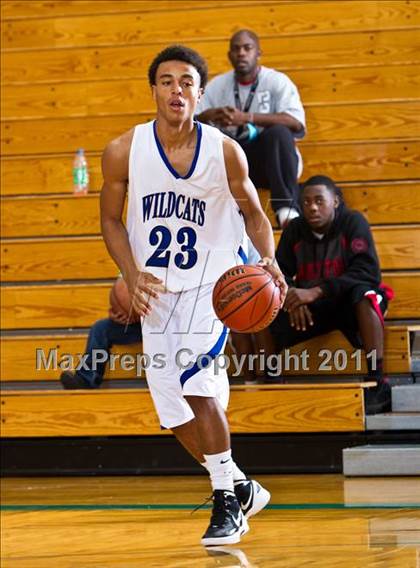 Thumbnail 2 in Dekaney [Andy] vs Alief Elsik (McDonald's Texas Invitational) photogallery.