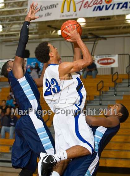 Thumbnail 2 in Dekaney [Andy] vs Alief Elsik (McDonald's Texas Invitational) photogallery.