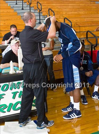 Thumbnail 1 in Dekaney [Andy] vs Alief Elsik (McDonald's Texas Invitational) photogallery.