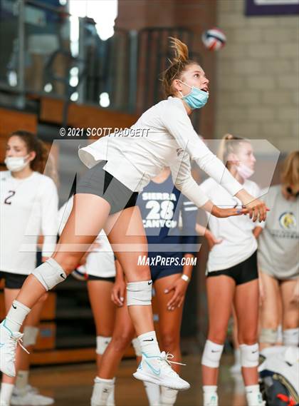 Thumbnail 2 in Bishop's vs. Santa Margarita (California Challenge) photogallery.