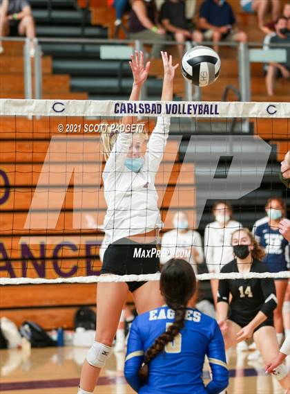 Thumbnail 3 in Bishop's vs. Santa Margarita (California Challenge) photogallery.