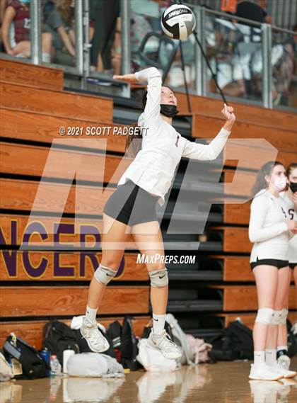 Thumbnail 3 in Bishop's vs. Santa Margarita (California Challenge) photogallery.