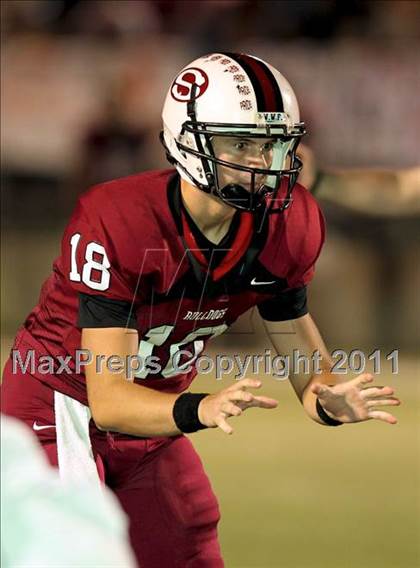Thumbnail 3 in Springdale vs. Fayetteville photogallery.